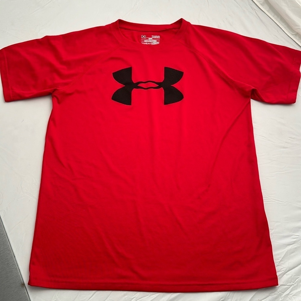 Under Armour red and black logo short sleeve crew neck performance t-shirt